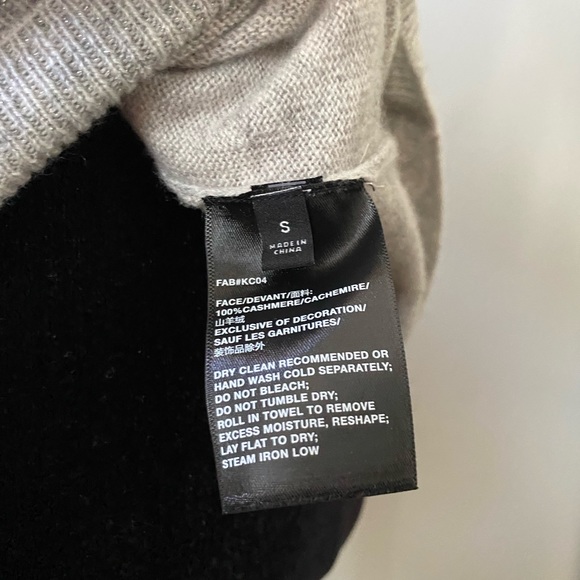 LAFAYETTE 148 NEW YORK
Cashmere Mock-Neck Sweater with Metallic Contrast… - Picture 14 of 17